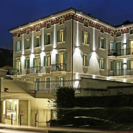 Gardone Palace Hotel การ์โดเน ริเวียรา ภายนอก รูปภาพ