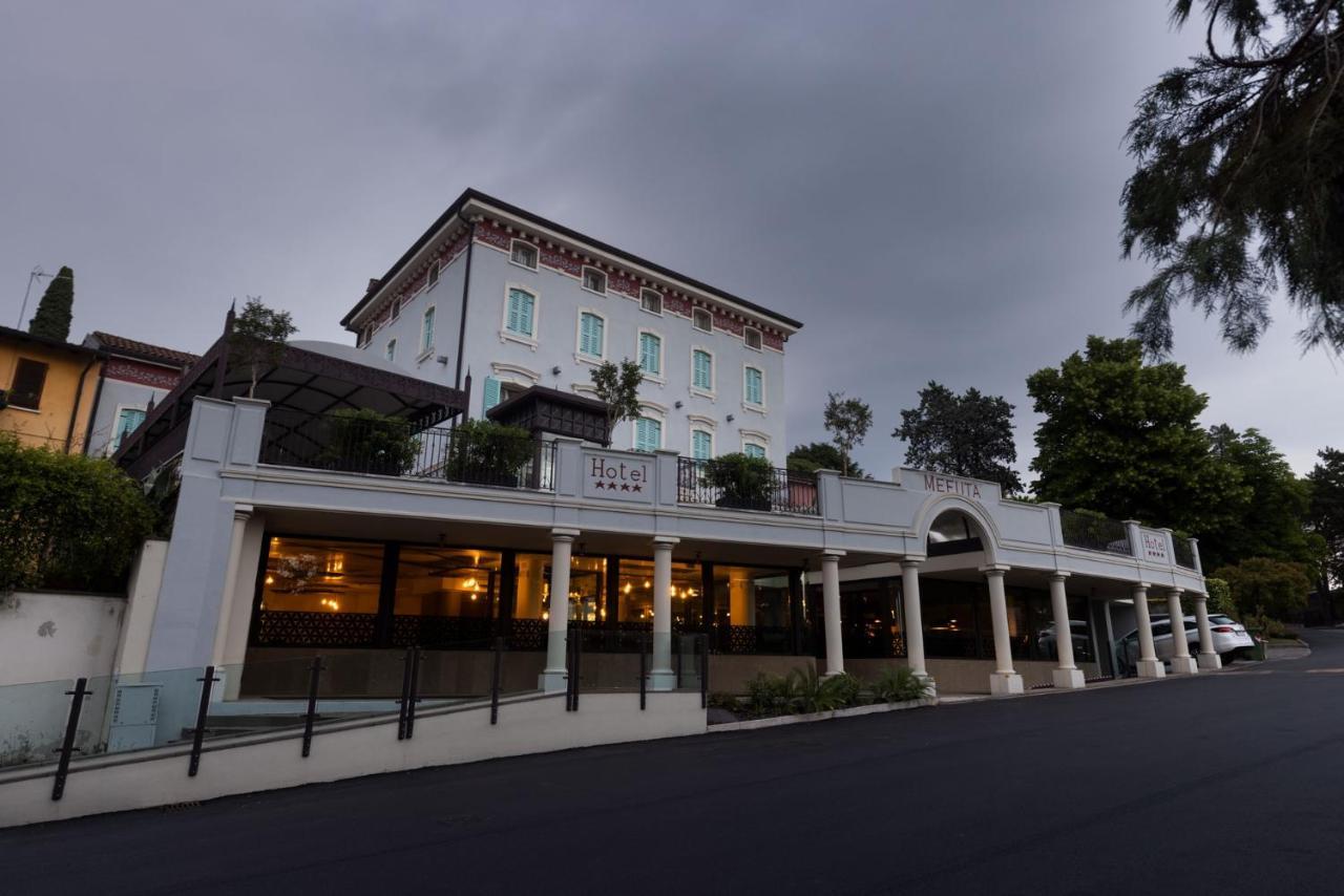 Gardone Palace Hotel การ์โดเน ริเวียรา ภายนอก รูปภาพ