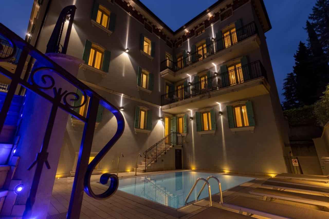 Gardone Palace Hotel การ์โดเน ริเวียรา ภายนอก รูปภาพ