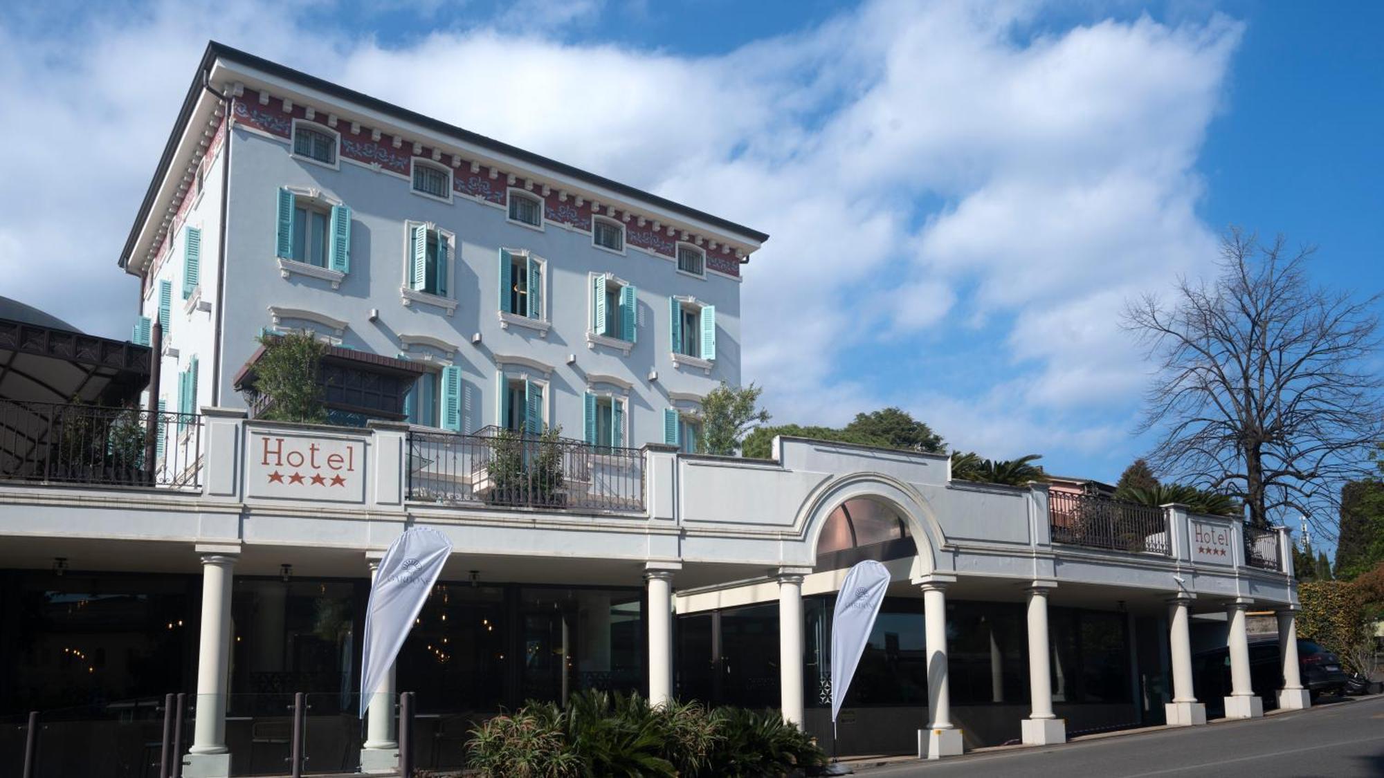 Gardone Palace Hotel การ์โดเน ริเวียรา ภายนอก รูปภาพ